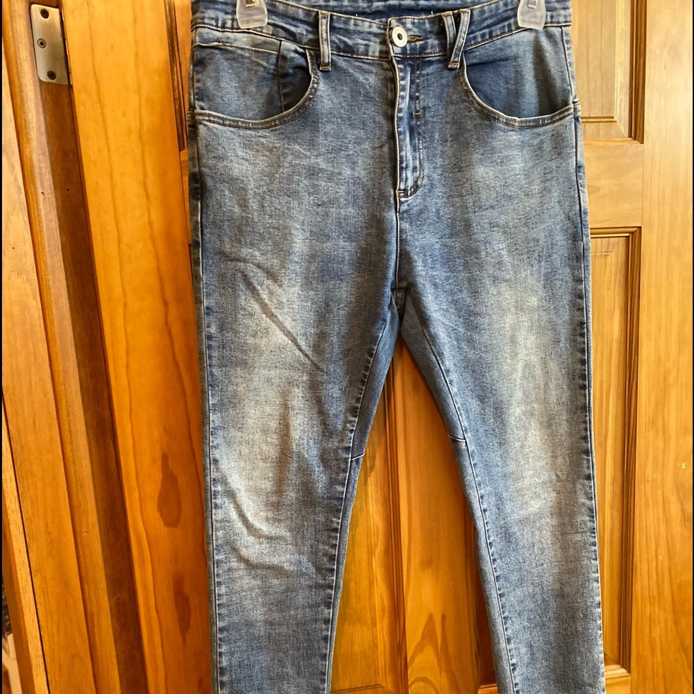 Incredible Kollar super stretchy extra skinny jeans. Bright blue, size 3…
